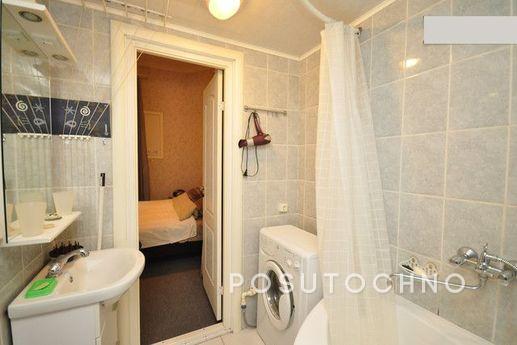 three square-ry center of St. Petersburg, Saint Petersburg - apartment by the day