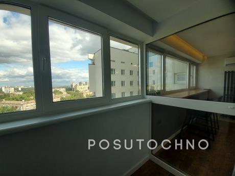 Beresteyskaya with panoramic windows, Kyiv - apartment by the day