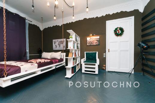 Art-house Loft and bed on chains, Kyiv - apartment by the day