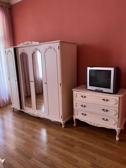 Велика 3 кімн.  БазарнаЦентрЛанжерон, Одеса - квартира подобово