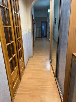 Велика 3 кімн.  БазарнаЦентрЛанжерон, Одеса - квартира подобово