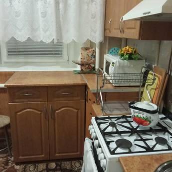 СДАМ ДОМ ПО ИТАЛЬЯНСКОЙ, Бердянск - квартира посуточно