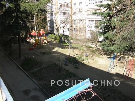 УЮТНАЯ КВАРТИРА В ЦЕНТРЕ АЛУШТЫ, Алушта - квартира посуточно