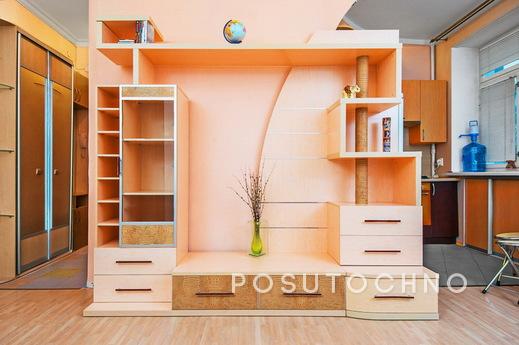 One bedroom apartment on the Theatre Sq, Ростов-на-Дону - квартира подобово