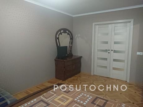2 bedroom apartment on Krasnoarmeyskaya, Ростов-на-Дону - квартира подобово