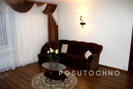 Luxury 2-bedroom apartment with WI-FI!, Dnipro (Dnipropetrovsk) - apartment by the day