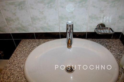 Luxury 2-bedroom apartment with WI-FI!, Dnipro (Dnipropetrovsk) - apartment by the day