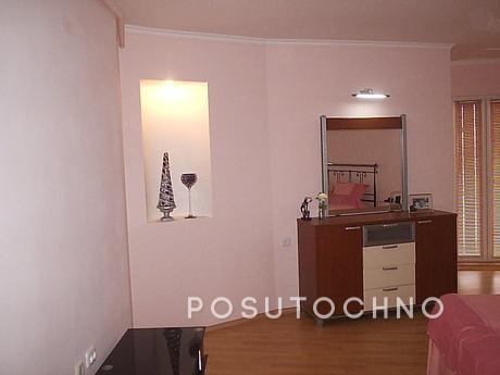 3-room house. Sea 15 metrov. Own  yard, Feodosia - apartment by the day