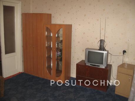 Large apartment in the city center, Berdiansk - apartment by the day