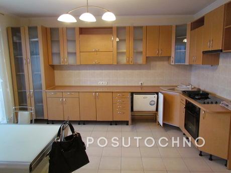 Rent one his three-room apartment, Odessa - apartment by the day