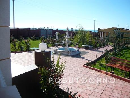 Affordable holidays by the sea-beach 5 m, Yevpatoriya - apartment by the day