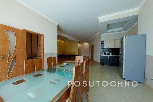 3 BR. Apartments in Arcadia Palace, Odessa - apartment by the day