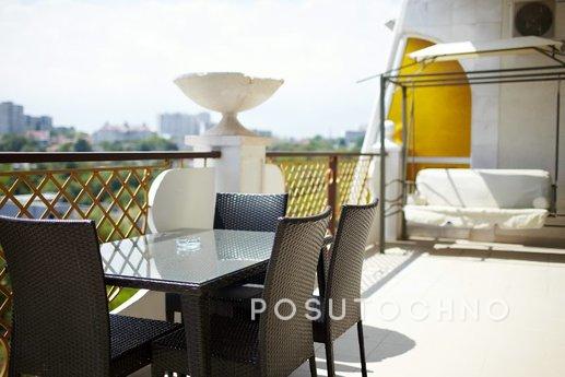 3 BR. Apartments in Arcadia Palace, Odessa - apartment by the day