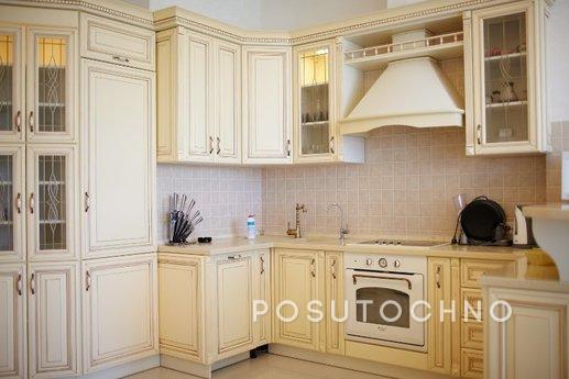 WARNING! 3 BR. apartment from the owner, Odessa - apartment by the day