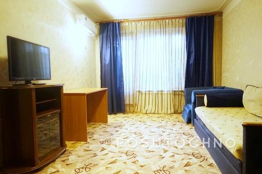 2-room apartment near the metro, Moscow - apartment by the day