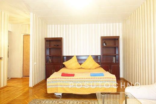 1 bedroom apartment near the metro, Moscow - apartment by the day