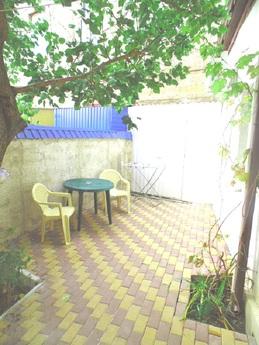 2 minutes from the promenade, Yevpatoriya - apartment by the day