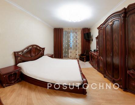 The apartment is located on the French Boulevard, the first 