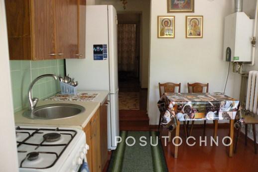 For rent 3 BR. home to 6chel., Yevpatoriya - apartment by the day