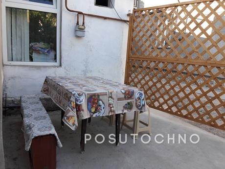 For rent 3 BR. home to 6chel., Yevpatoriya - apartment by the day