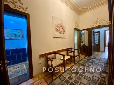 Great 3 room apartment in the center, Lviv - apartment by the day