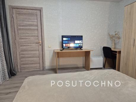Quiet little building with swimming pools, Berehovo - apartment by the day