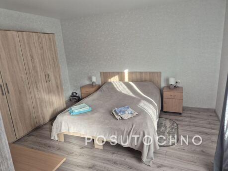 Quiet little building with swimming pools, Berehovo - apartment by the day