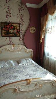 Rent a house 160 sq.m. The drome has 4 rooms, kitchen, hallw