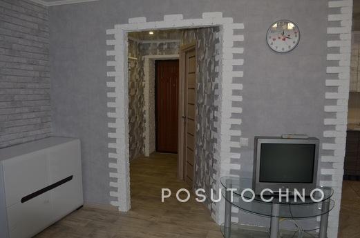 2 bedroom apartment on Kharitonov, Krivoy Rog - apartment by the day