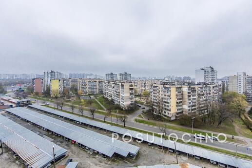 Podobovo metro station Virlytsia Kharkivska, Kyiv - apartment by the day