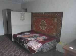 комната посуточно Малиновского 28, Киев