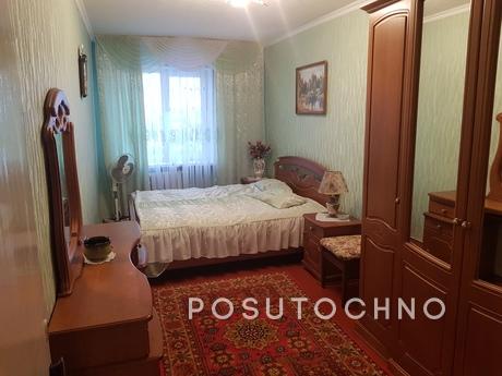 For rent daily 3-room apartment, Pionerskoy district (Voenst