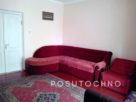 Private, two-storey house (4 bedrooms, 2 bathrooms, kitchen)