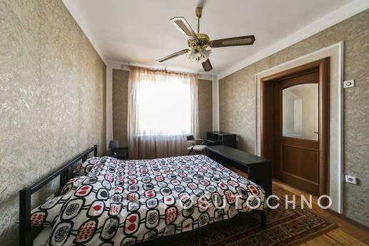 Spacious apartment in the metro in 1905, Moscow - apartment by the day