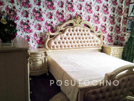 I rent 2 bedroom flat in the center of Moscow in the art. Be