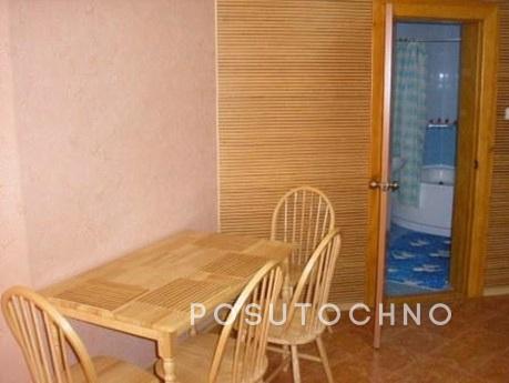 Apartment for Rent 1500 rubles, Yevpatoriya - apartment by the day