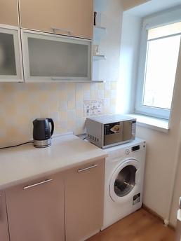 1k bus station, Demiivska, Yahidna, Kyiv - apartment by the day