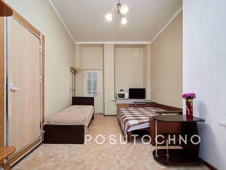 In the park area, near the Colonnade, a 1-room apartment is 