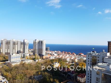Stylish Apartment with sea views!, Odessa - apartment by the day