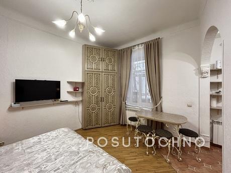 Romantic courtyard apartments, Lviv - apartment by the day