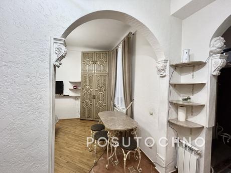 Romantic courtyard apartments, Lviv - apartment by the day