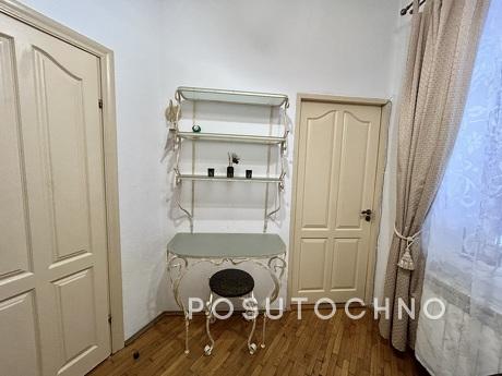 Romantic courtyard apartments, Lviv - apartment by the day