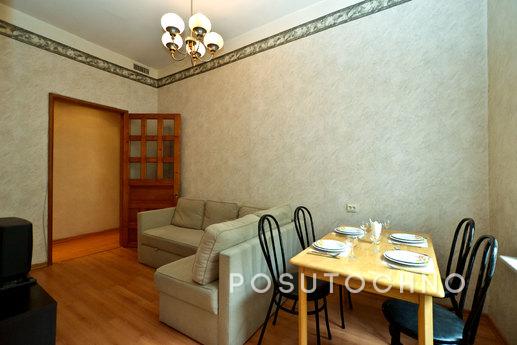 The apartment is next to the Palace., Saint Petersburg - apartment by the day