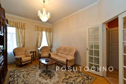 The apartment is in a contemporary style, Saint Petersburg - apartment by the day