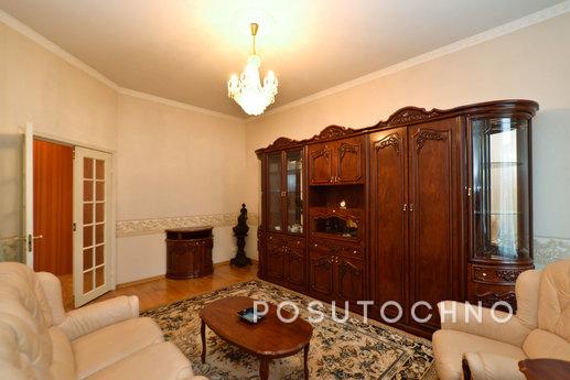 The apartment is in a contemporary style, Saint Petersburg - apartment by the day