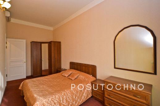 The apartment is on the main street of t, Saint Petersburg - apartment by the day