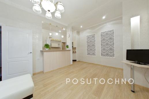 Apartment renovated near station, Saint Petersburg - apartment by the day