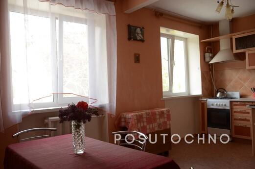 Rent daily 3-room apartment, Chernomorsk (Illichivsk) - apartment by the day