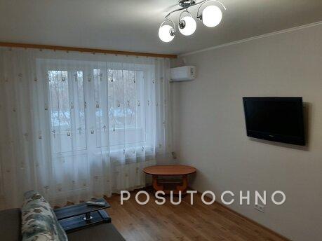 Rent a 1-room apartment in the Palace of Sports metro station., Kharkiv - apartment by the day