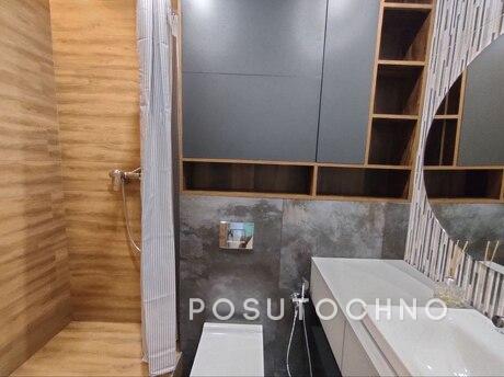 Modern design and comfort in the best area, Dnipro (Dnipropetrovsk) - apartment by the day